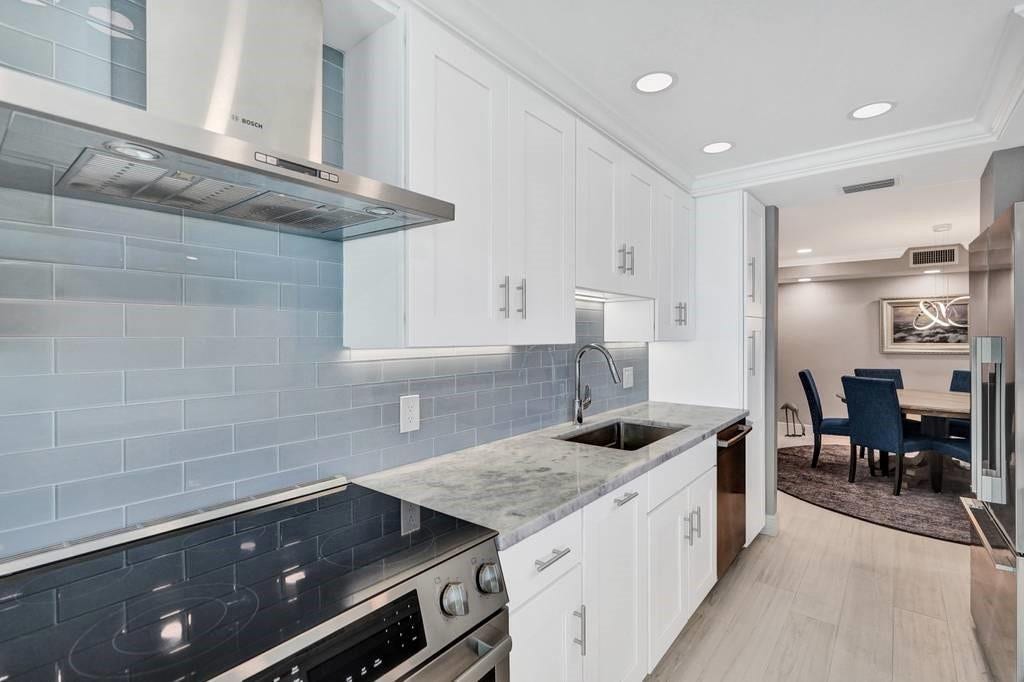 All cabinets have LED lighting under the cabinets.
