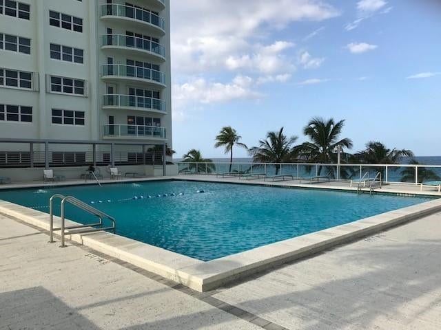 Southpoint has a large heated pool on the upper pool deck.