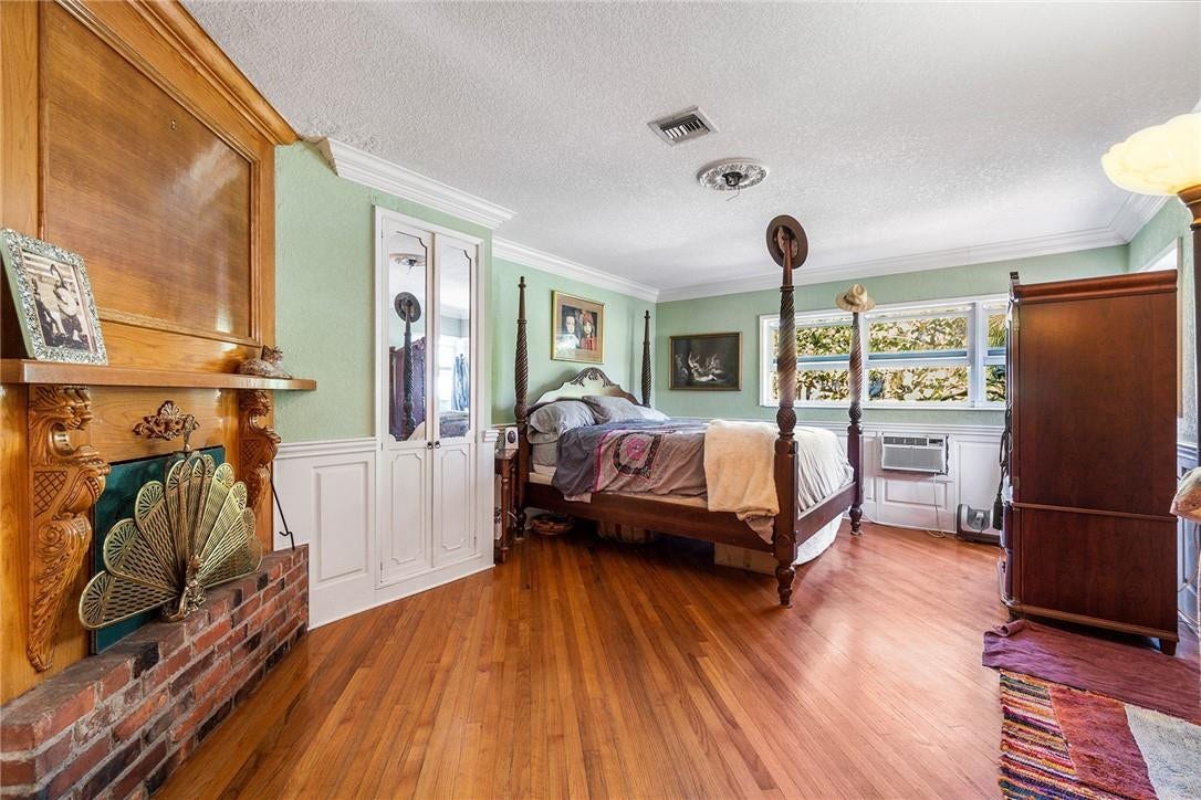 2249 Lazy Lane, Lazy Lake, FL 33305