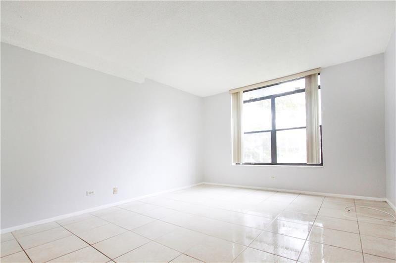3760 Inverrary Drive, #1C, Lauderhill, FL 33319