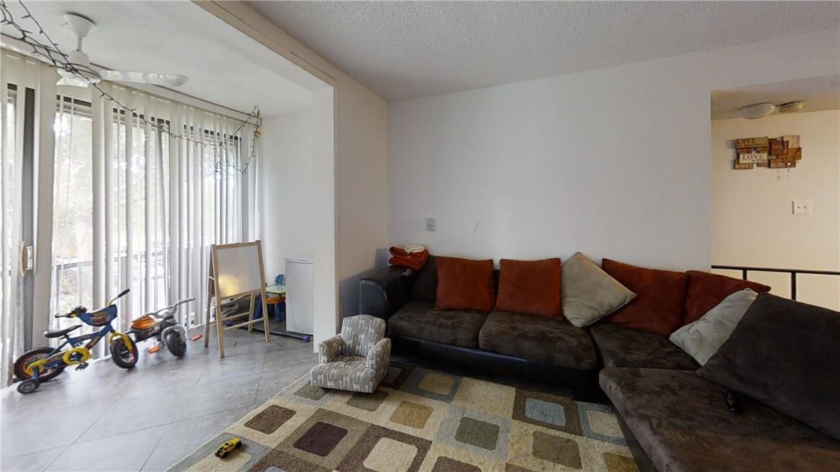 3740 Inverrary Drive, #3G, Lauderhill, FL 33319