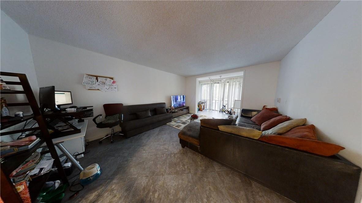 3740 Inverrary Drive, #3G, Lauderhill, FL 33319
