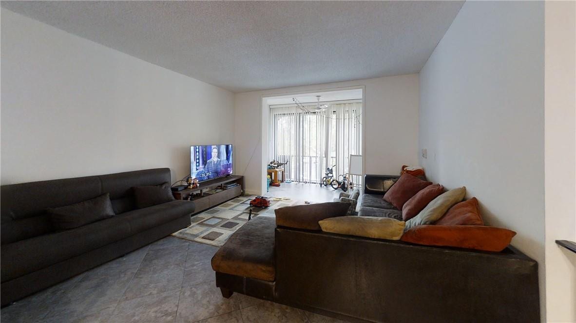 3740 Inverrary Drive, #3G, Lauderhill, FL 33319