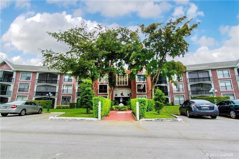 3740 Inverrary Drive, #3G, Lauderhill, FL 33319