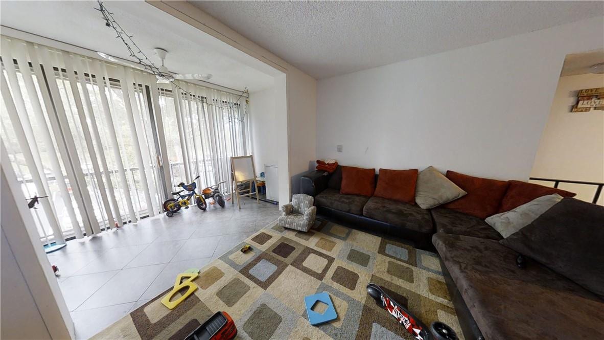 3740 Inverrary Drive, #3G, Lauderhill, FL 33319