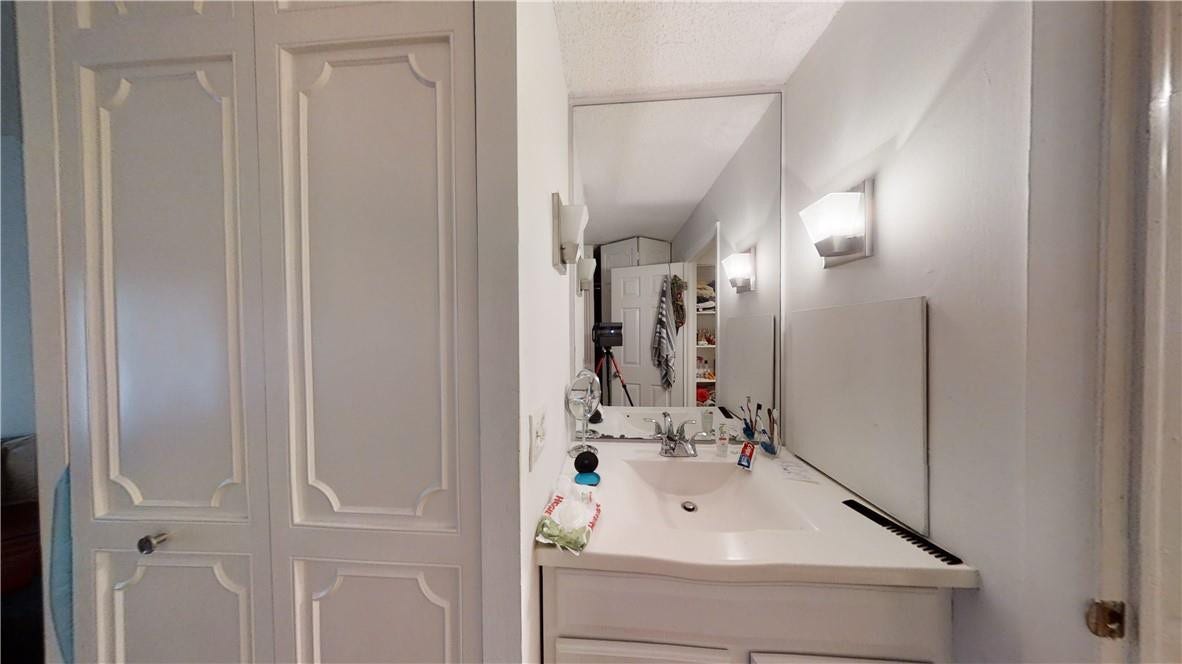 3740 Inverrary Drive, #3G, Lauderhill, FL 33319