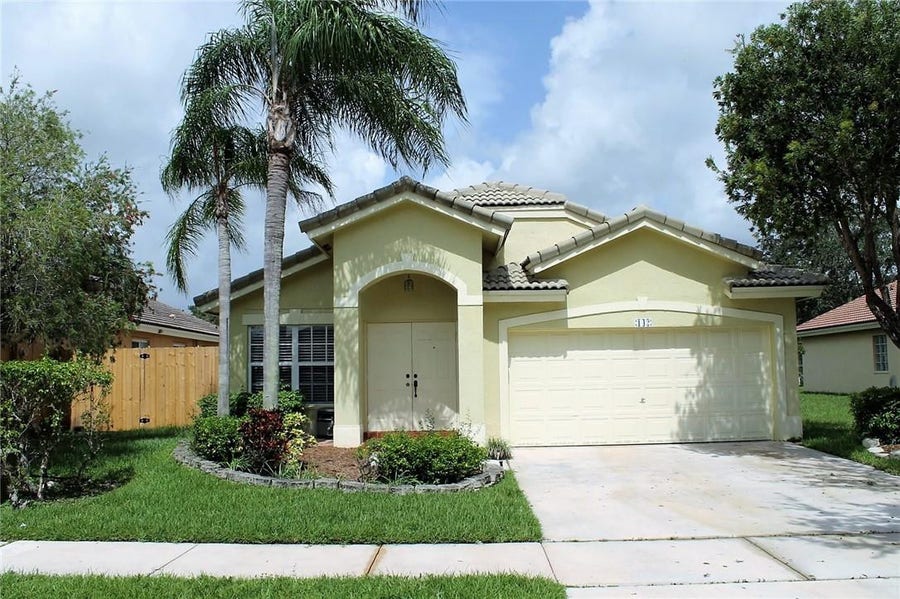 Property photo for 142 SW 204th Avenue, Pembroke Pines, FL