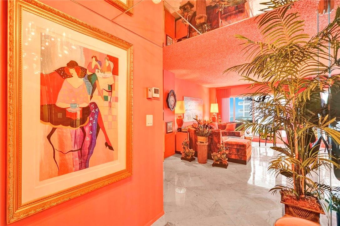 3400 Galt Ocean Drive, #1104 S, Fort Lauderdale, FL 33308 Entryway to #1104 South. This is a split bedroom apartment, so the bedrooms are on opposite sides of the apartment. Perfect for privacy for everyone when you have company.