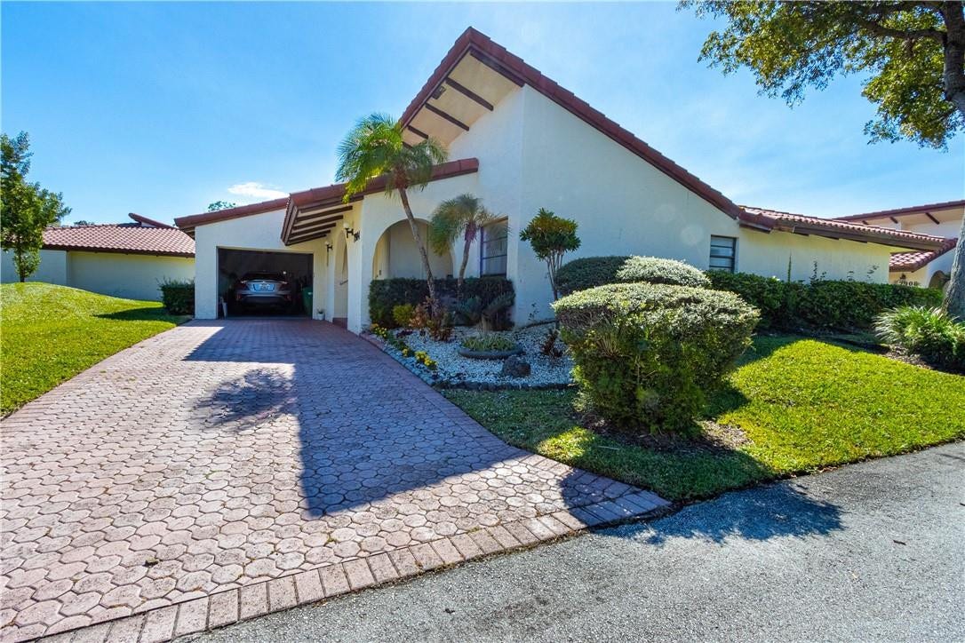 7904 Hibiscus Way, Tamarac, FL 33321 7904 Hibiscus Way, Tamarac, FL 33321