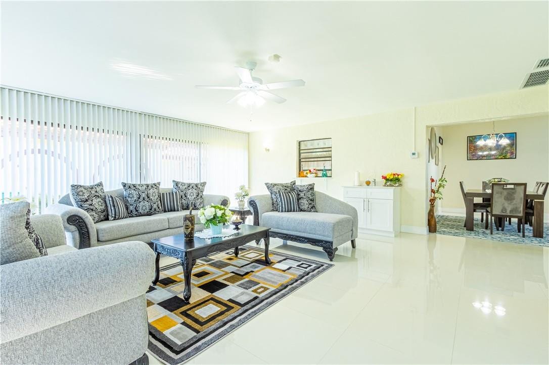 7904 Hibiscus Way, Tamarac, FL 33321 7904 Hibiscus Way, Tamarac, FL 33321