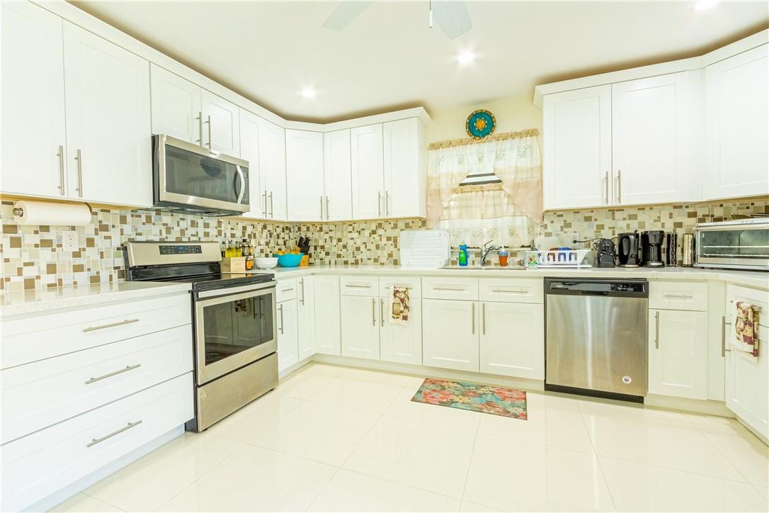 7904 Hibiscus Way, Tamarac, FL 33321 7904 Hibiscus Way, Tamarac, FL 33321