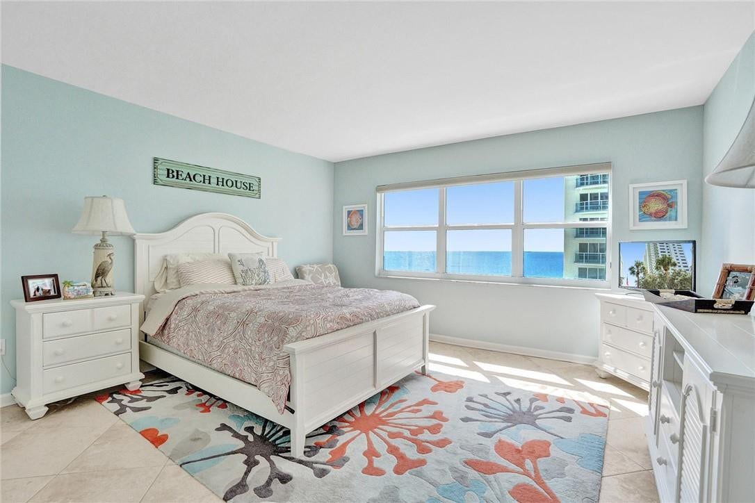 Second bedroom.