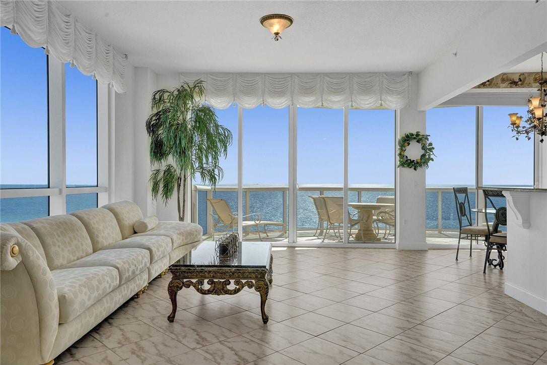 4240 Galt Ocean Drive, #2402, Fort Lauderdale, FL 33308 4240 Galt Ocean Drive, #2402, Fort Lauderdale, FL 33308