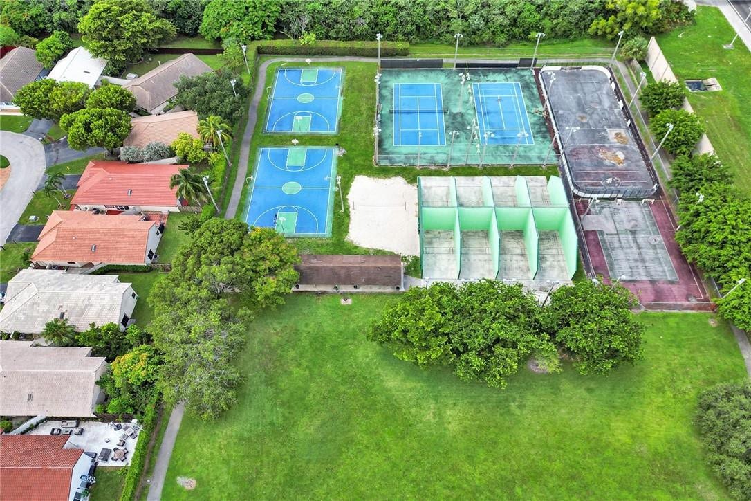 5541 Windover Way, Davie, FL 33331 Neighborhood Amenities