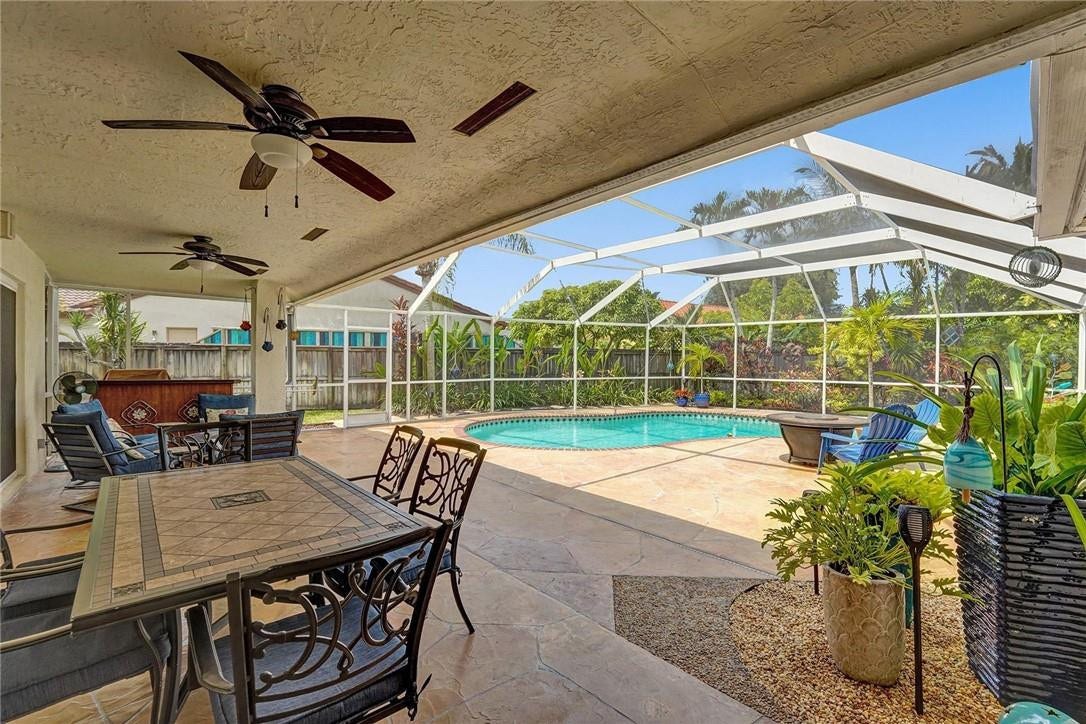 5541 Windover Way, Davie, FL 33331 Covered Patio