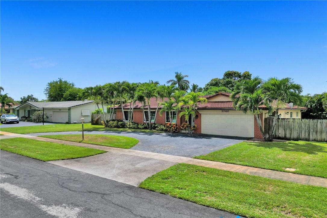 5760 SW 7th Street, Plantation, Plantation, FL 33317 5760 SW 7th Street, Plantation, Plantation, FL 33317