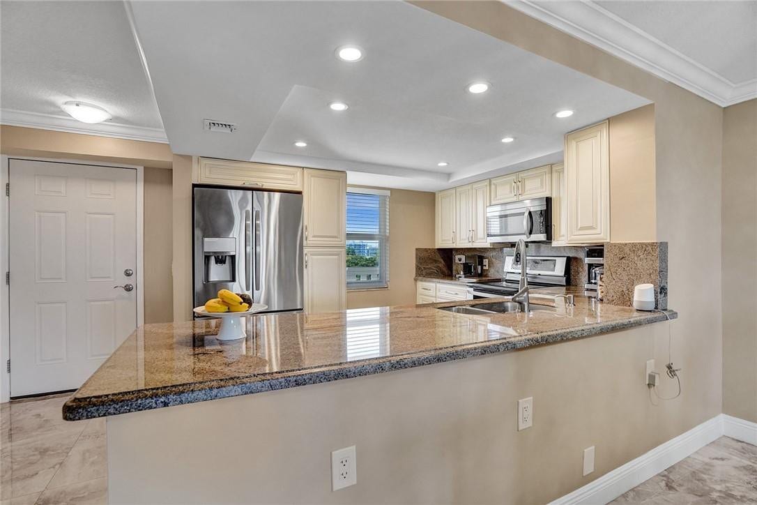 101 SE 3rd Avenue, #506, Dania Beach, FL 33004