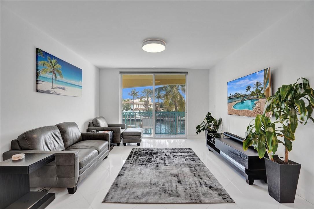 201 Golden Isles Drive, #207, Hallandale Beach, FL 33009 201 Golden Isles Drive, #207, Hallandale Beach, FL 33009