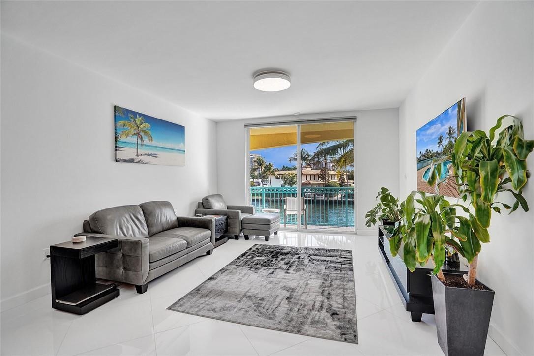 201 Golden Isles Drive, #207, Hallandale Beach, FL 33009 201 Golden Isles Drive, #207, Hallandale Beach, FL 33009