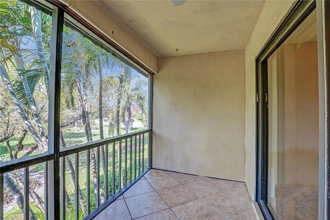 3111 Oakland Shores Drive, #F-206, Oakland Park, FL 33309 Photo 16