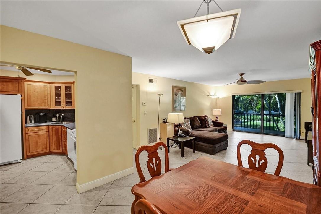 3111 Oakland Shores Drive, #F-206, Oakland Park, FL 33309 Photo 4