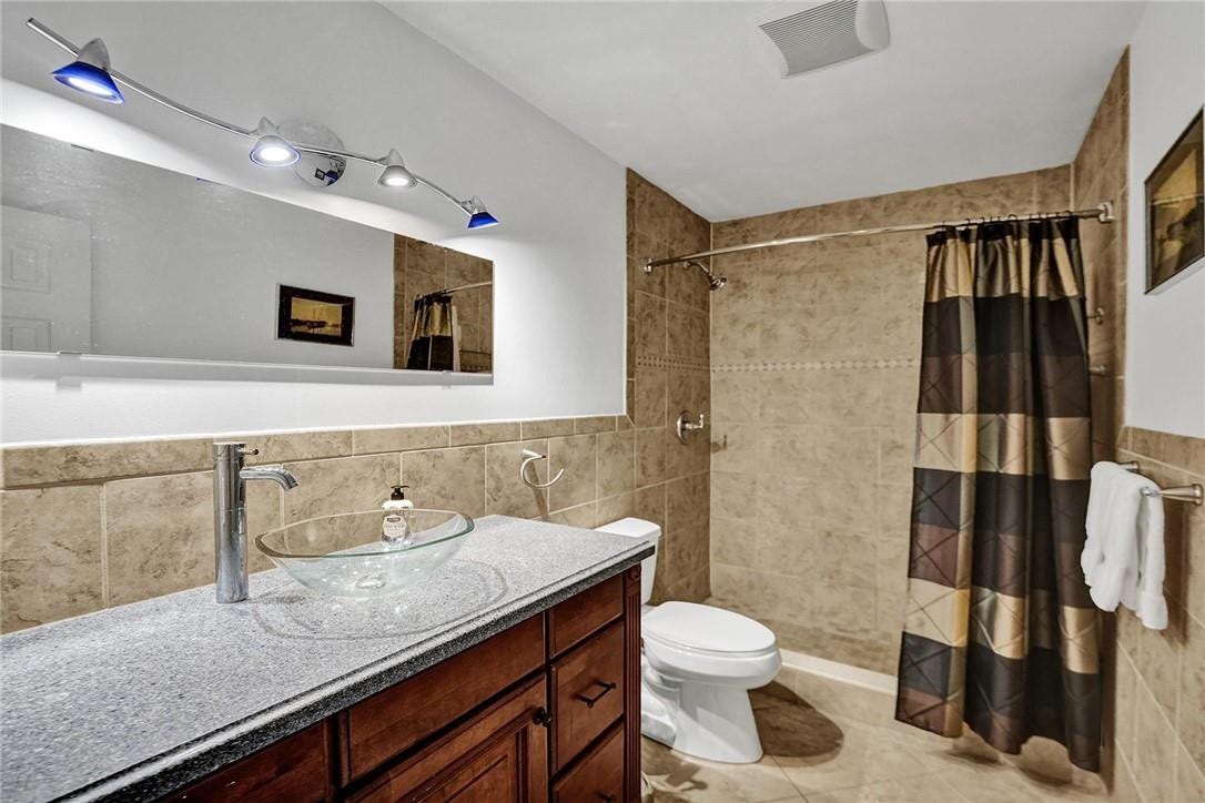 3111 Oakland Shores Drive, #F-206, Oakland Park, FL 33309 Photo 11