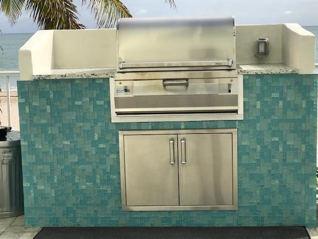 3400 Galt Ocean Drive, #703 S, Fort Lauderdale, FL 33308 One of the bbq grills.
