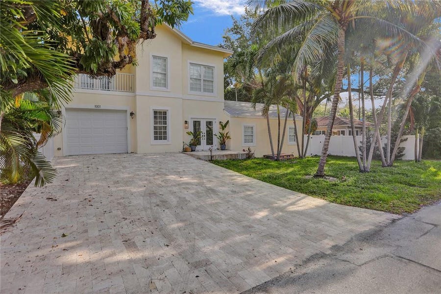 Property photo for 1001 SW 7th Street, Fort Lauderdale, FL