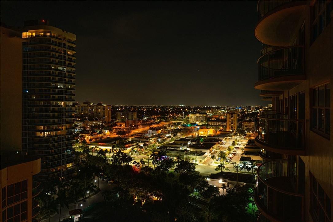 Beautiful view from the balcony of the city night lights to the west. There are restaurants, shopping, entertainment and lots of night life right across the street.