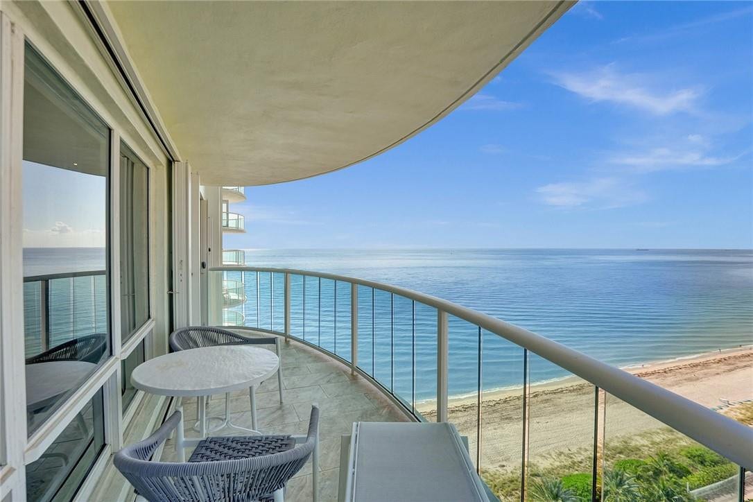 What a beautiful view! This apartment is the second one in from the oceanfront corner.