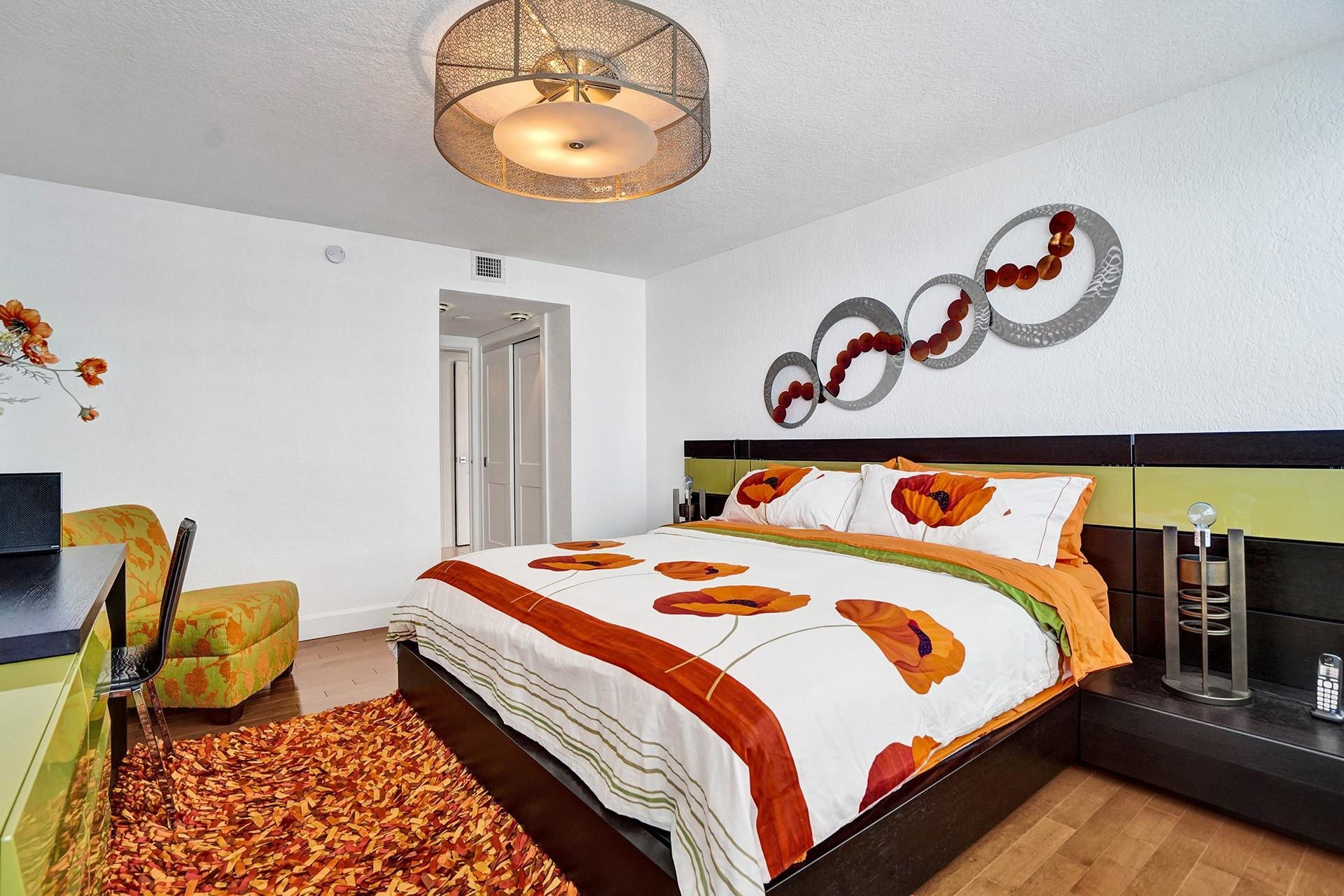 Guest bedroom