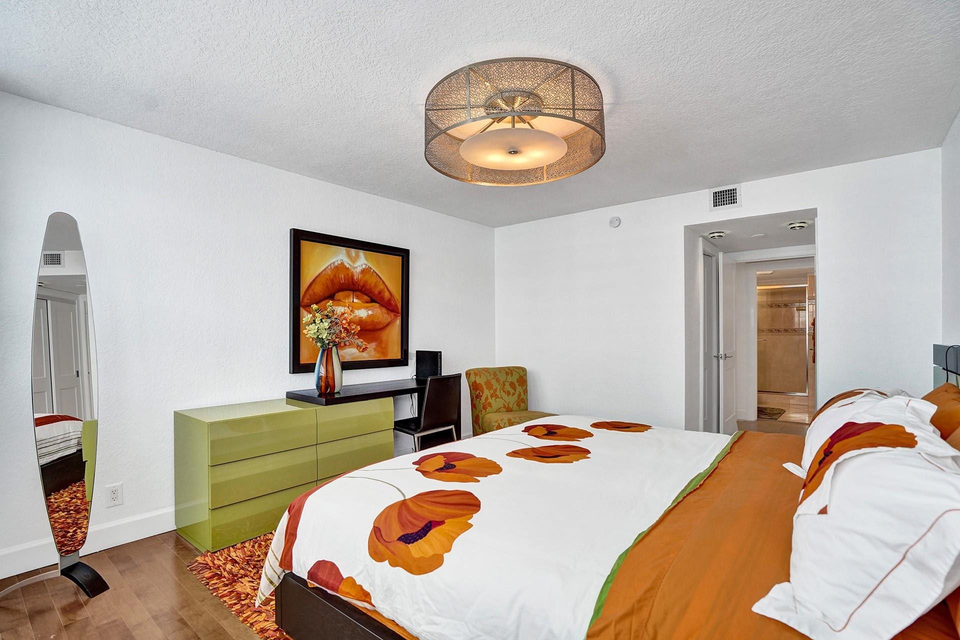 Guest bedroom