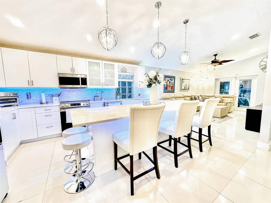 Property photo for 20564 SW 5th St, Pembroke Pines, FL