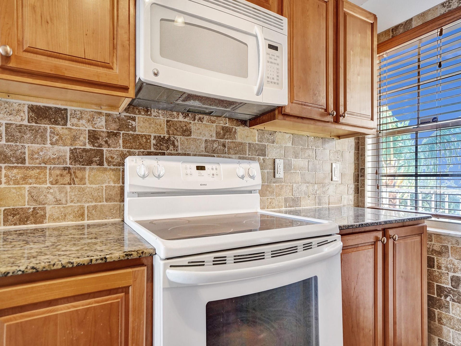 3091 N Course Drive, #405, Pompano Beach, FL 33069 Photo 25