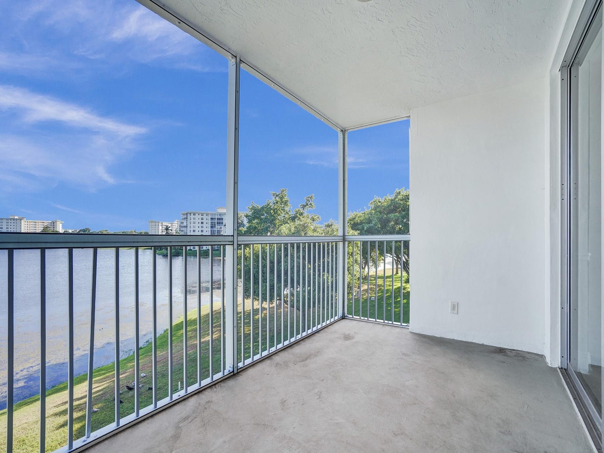 3091 N Course Drive, #405, Pompano Beach, FL 33069 Photo 2