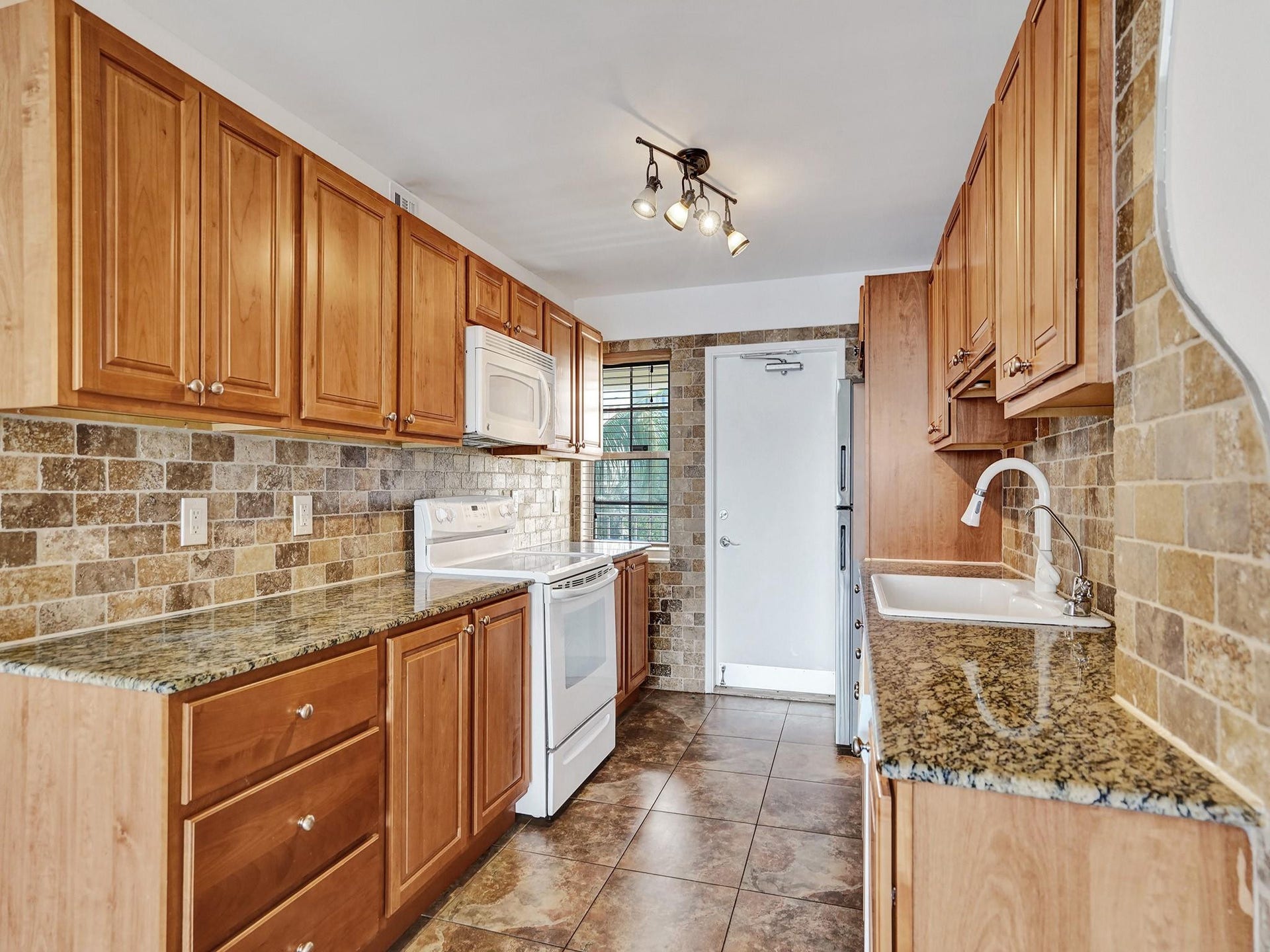 3091 N Course Drive, #405, Pompano Beach, FL 33069 Photo 22
