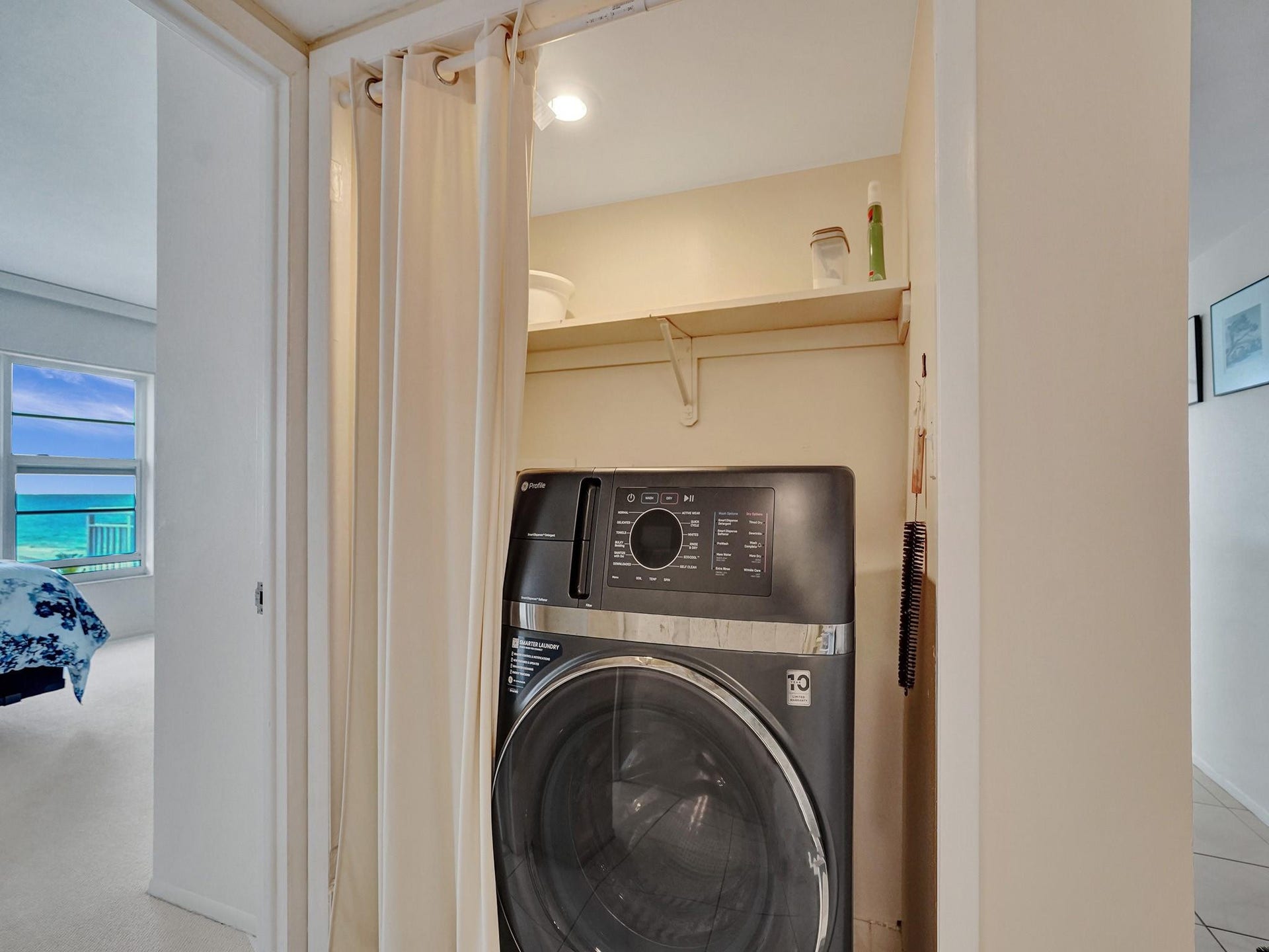 3850 Galt Ocean Drive, #711, Fort Lauderdale, FL 33308 new full size combo washer/dryer