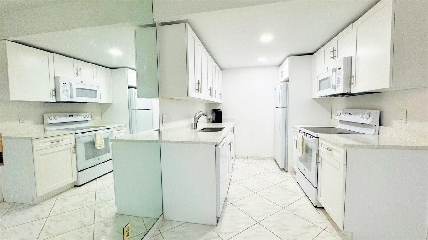 2033 Cornwall B, #2033, Boca Raton, FL 33434 2033 Cornwall B, #2033, Boca Raton, FL 33434