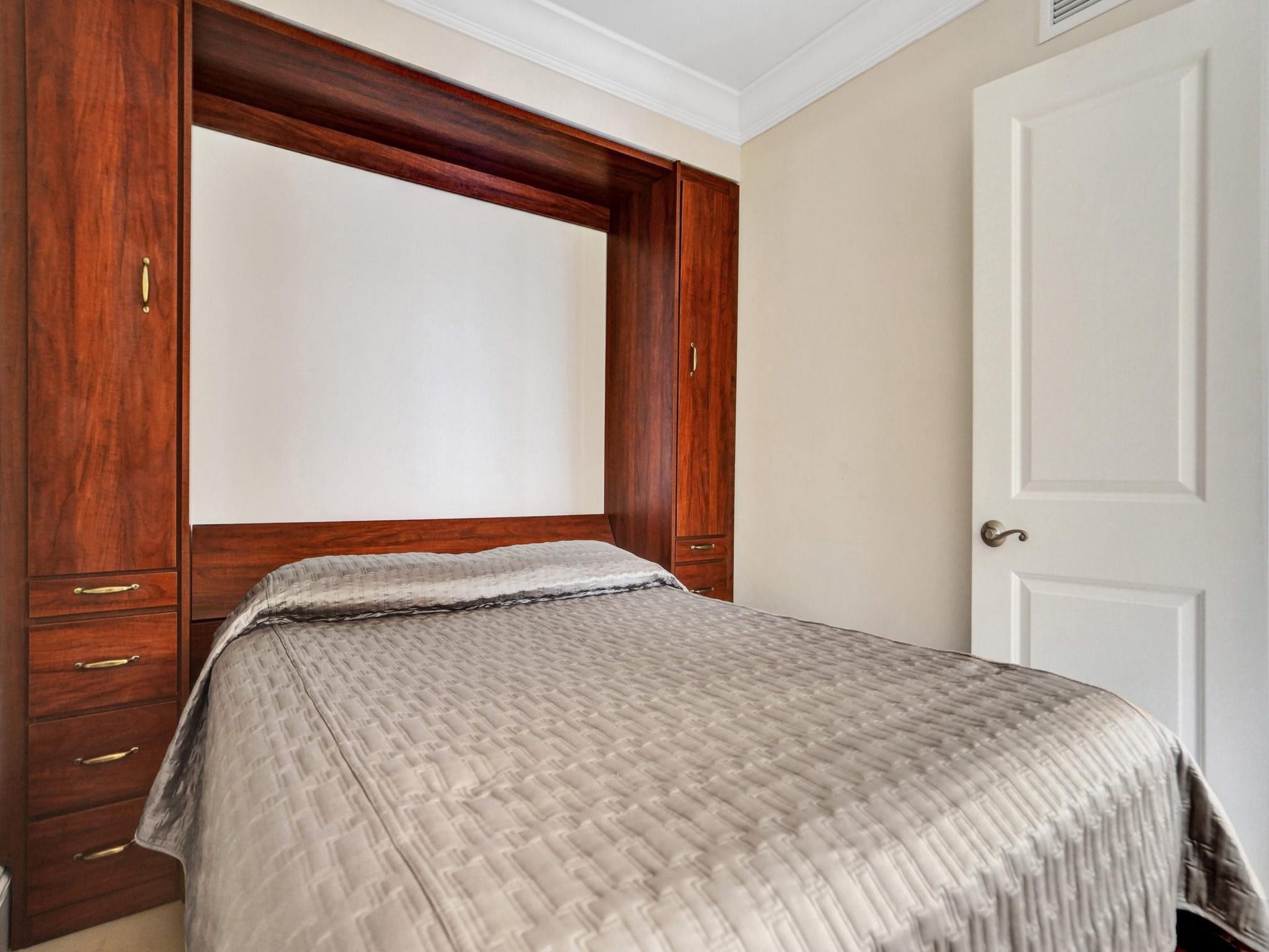 4300 N Ocean Boulevard, #12K, Fort Lauderdale, FL 33308 ADDITIONAL ROOM/DEN/OFFICE