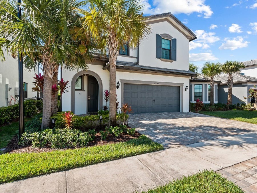 Property photo for 4541 Pinehurst Trail, Oakland Park, FL