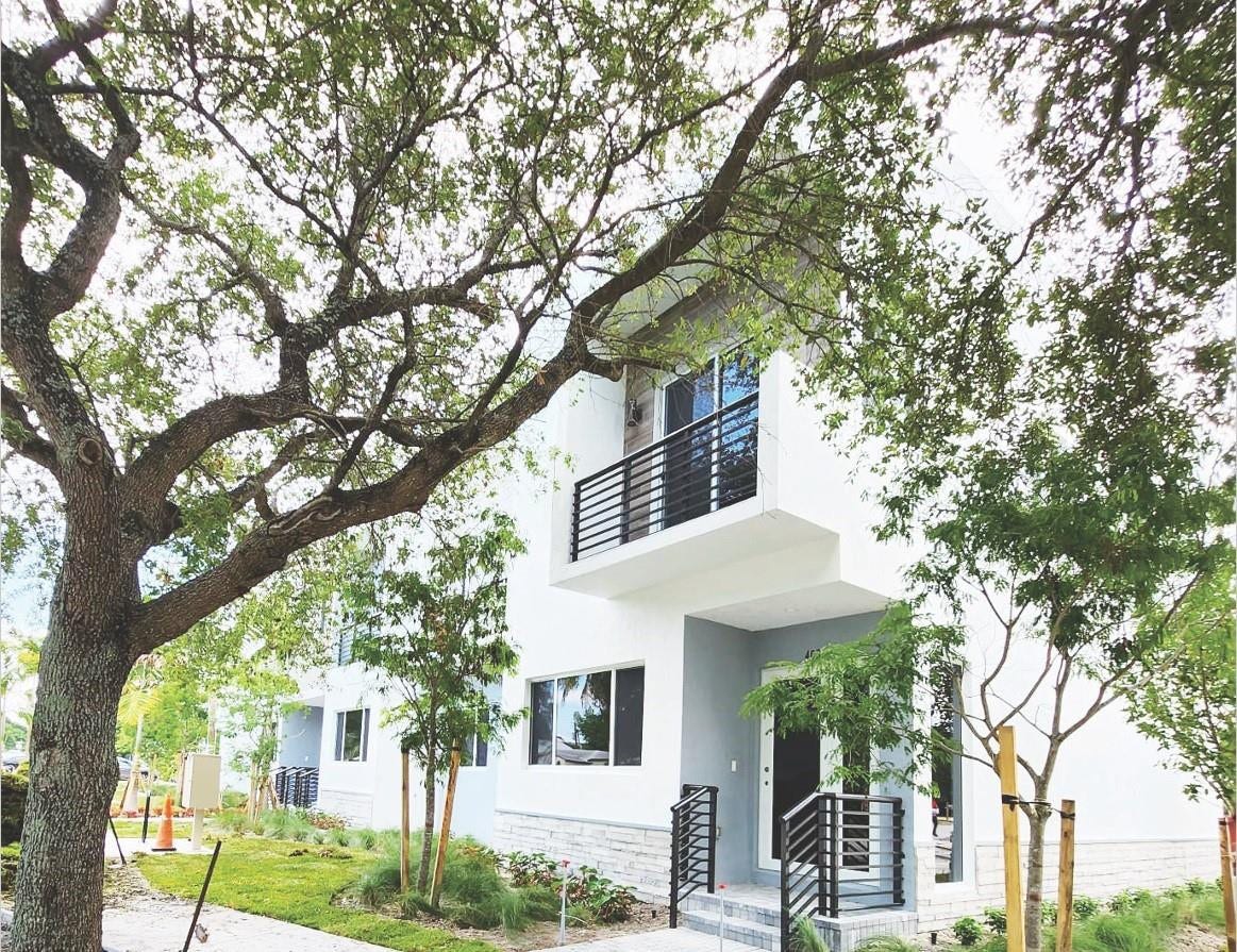 400 SE 22nd Street, #1, Fort Lauderdale, FL 33316