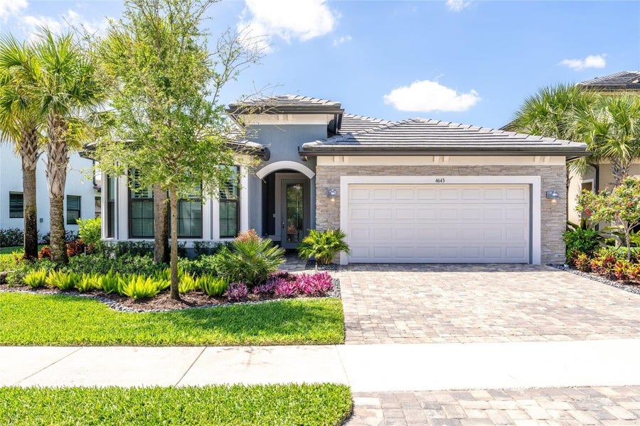 Property photo for 4643 Pinehurst Trail, Fort Lauderdale, FL