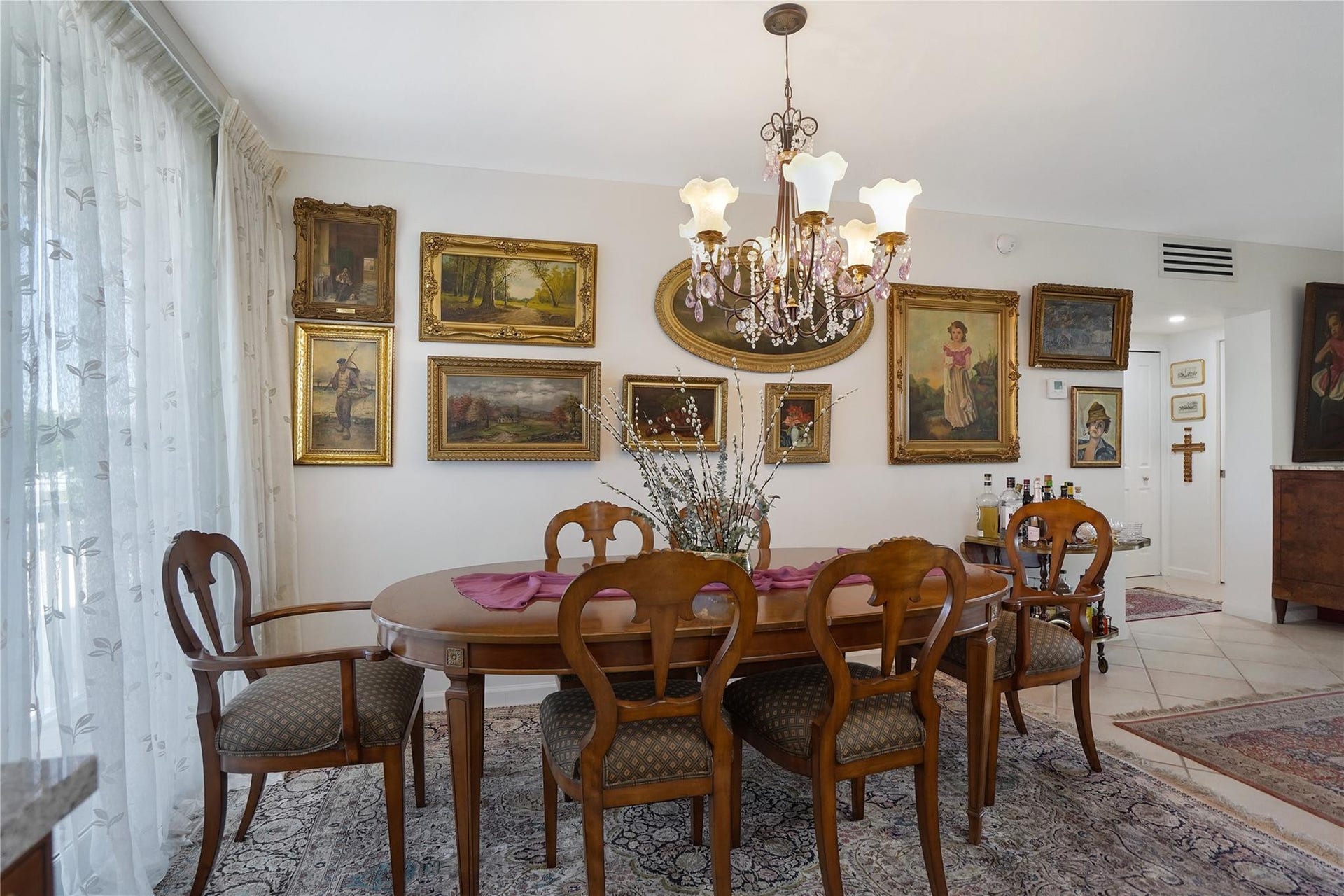 1530 S Ocean Boulevard, #203, Lauderdale By The Sea, FL 33062 The dining room chandelier does not convey with the sale.