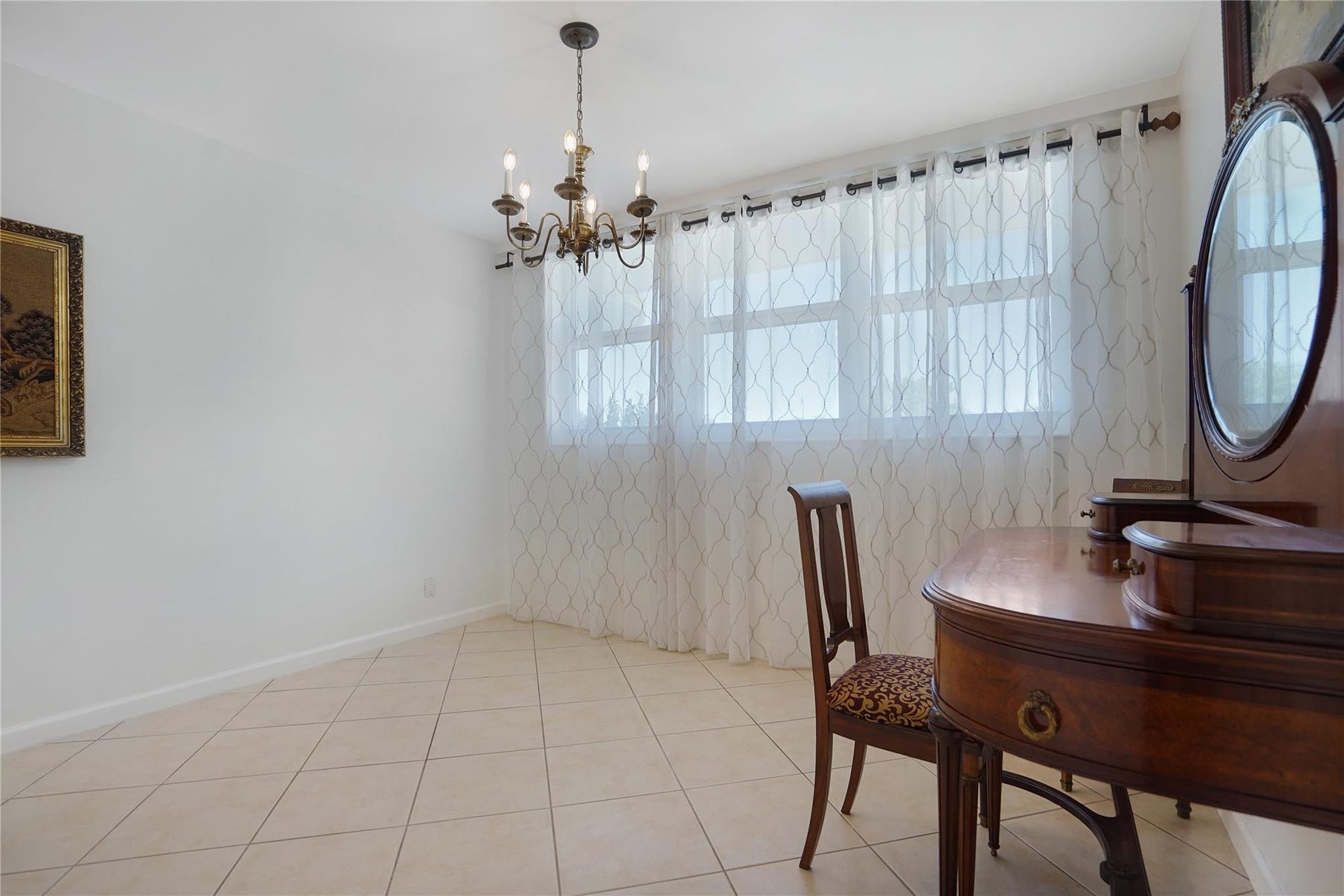 1530 S Ocean Boulevard, #203, Lauderdale By The Sea, FL 33062 The second bedroom.