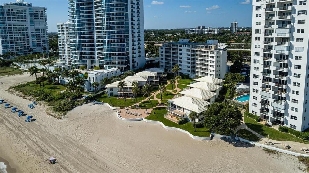 1530 S Ocean Boulevard, #203, Lauderdale By The Sea, FL 33062 This is a good view of the layout of Ocean East: the main tower is 8 stories. There are 8 two story villas; 4 on either side/in front of the main building. The road that you see is A1A, aka. S. Ocean Blvd.