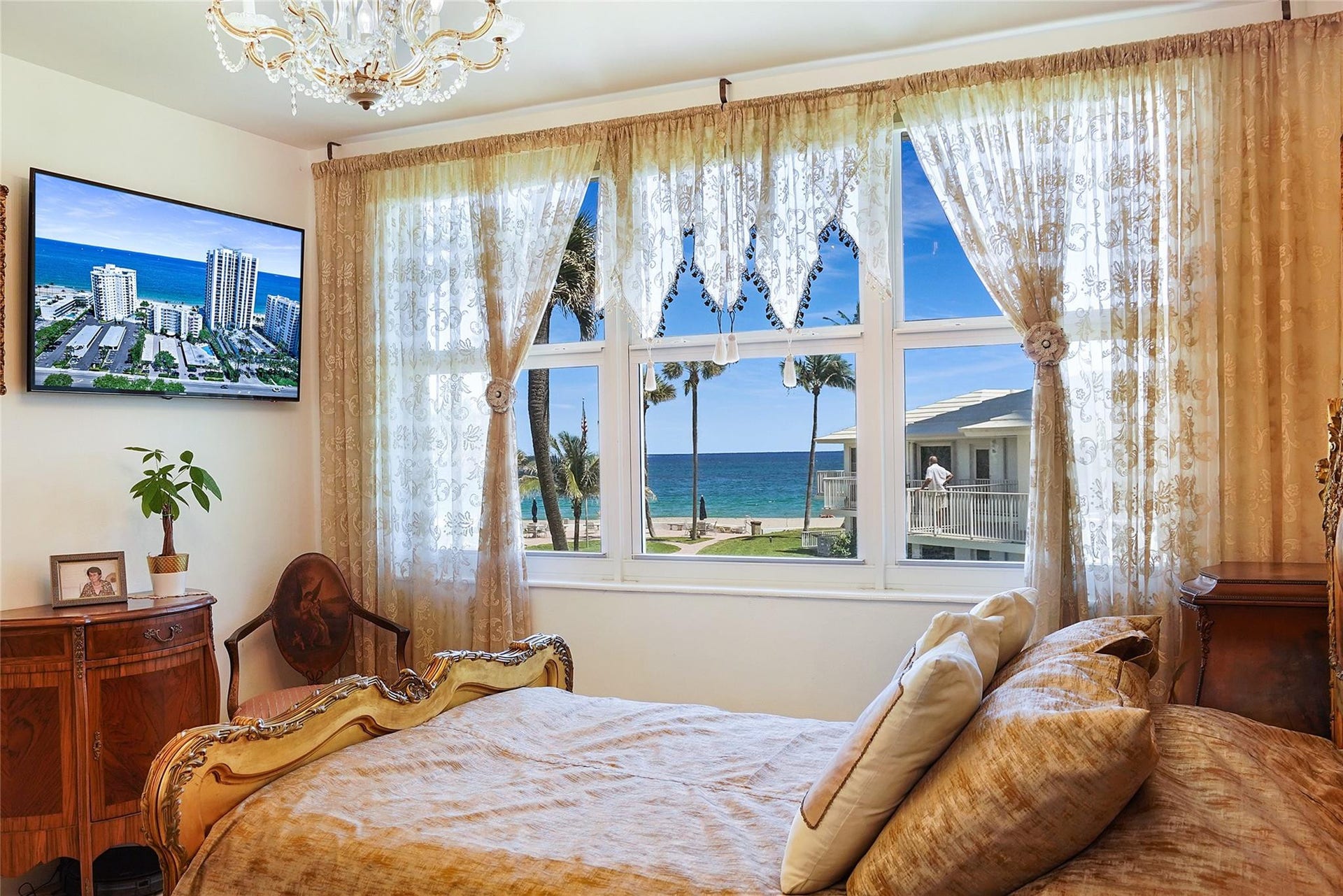 1530 S Ocean Boulevard, #203, Lauderdale By The Sea, FL 33062 Pleated shades in the windows give you privacy.