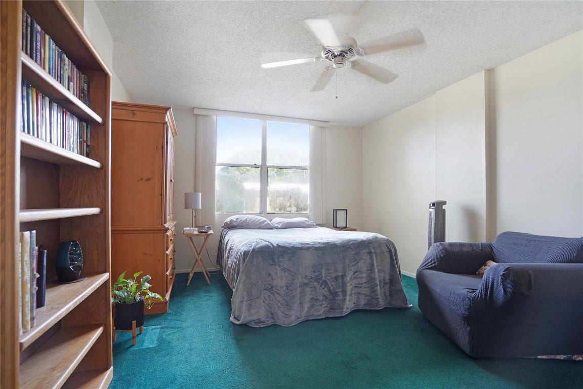 120 Royal Park Drive, #1B, Oakland Park, FL 33309