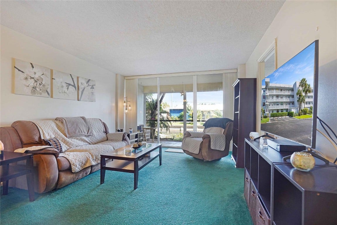 120 Royal Park Drive, #1B, Oakland Park, FL 33309