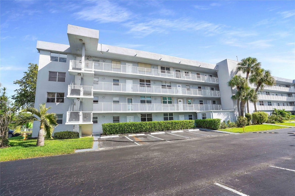 120 Royal Park Drive, #1B, Oakland Park, FL 33309