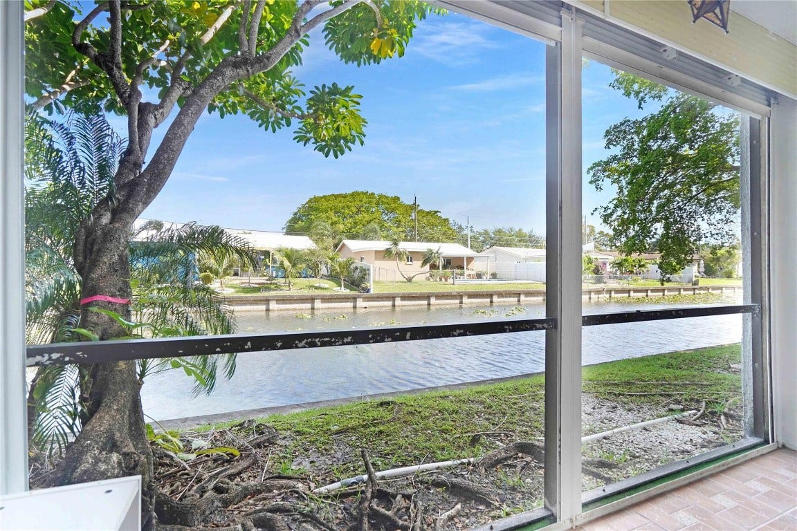 120 Royal Park Drive, #1B, Oakland Park, FL 33309